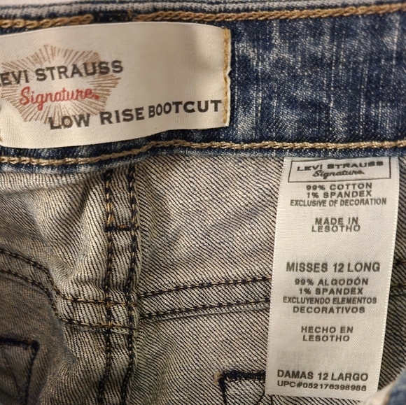Levi's Strauss Signature Stretch Low Rise Bootcut Size 12 - Picture 3 of 8